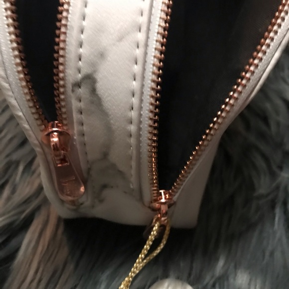 😇Imoshion Vegan Leather Gray and black Cosmetic Bag - Picture 5 of 8